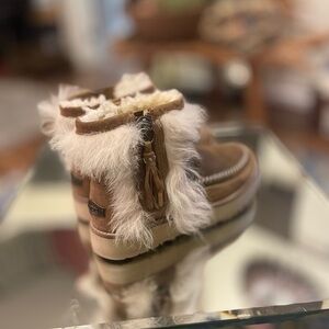 Uggs Fluff Punk Shorty! Sz 7